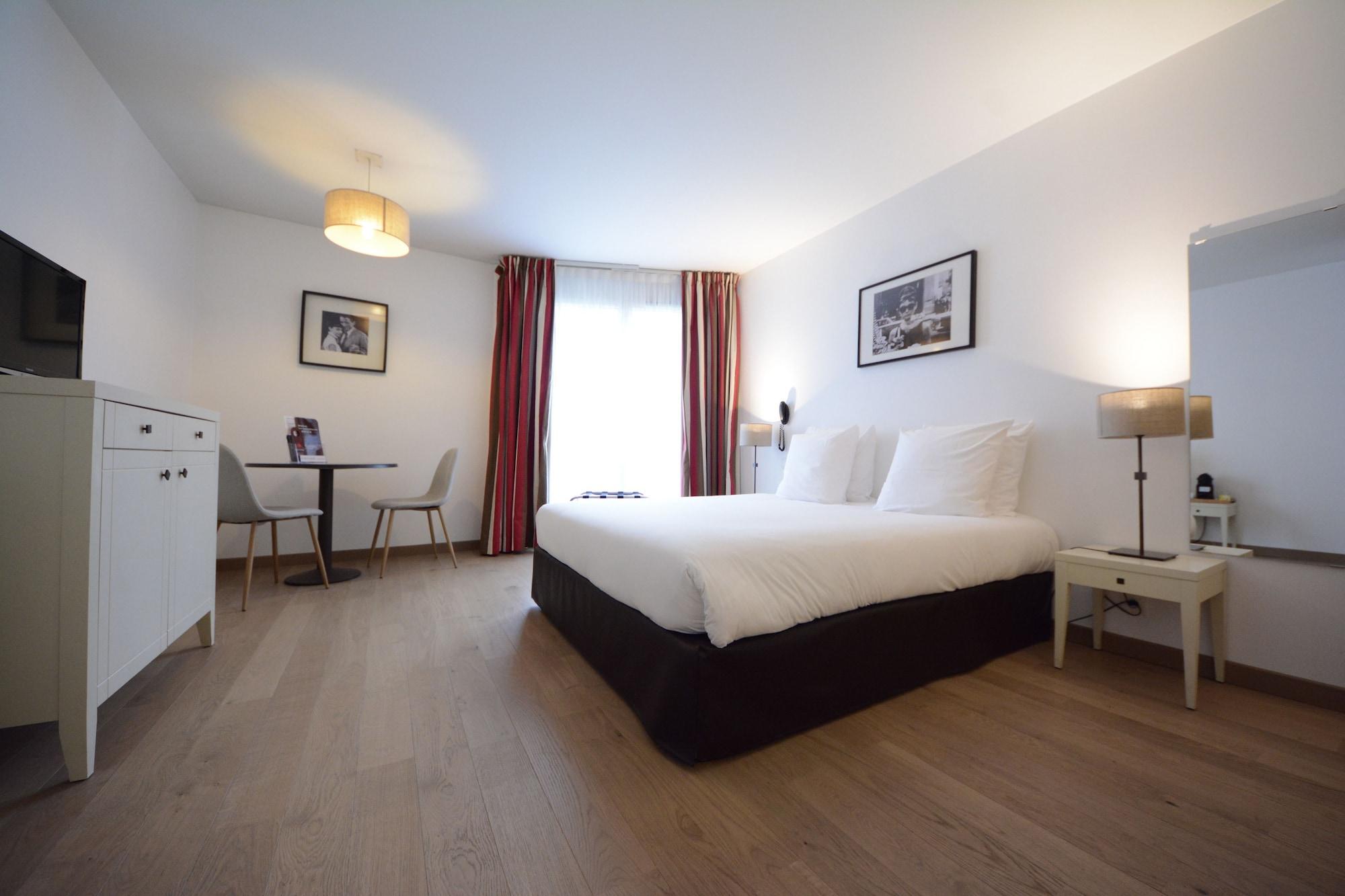 Hotel Cerise Шату Екстериор снимка