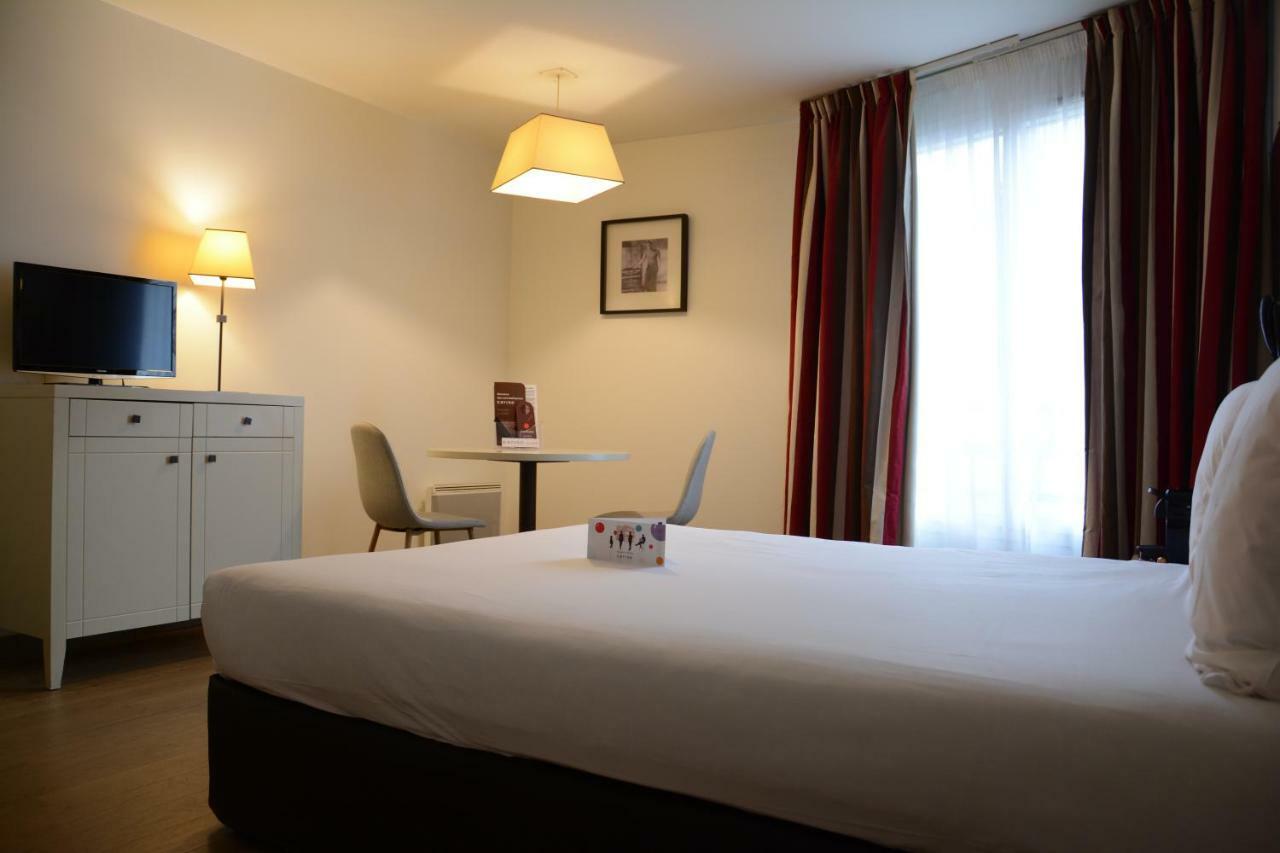 Hotel Cerise Шату Екстериор снимка